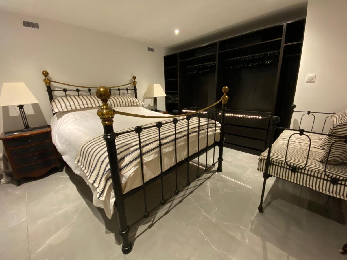 Amity. Exclusive Poolside Garden Apartment Sarlat-la-Canéda Exteriör bild